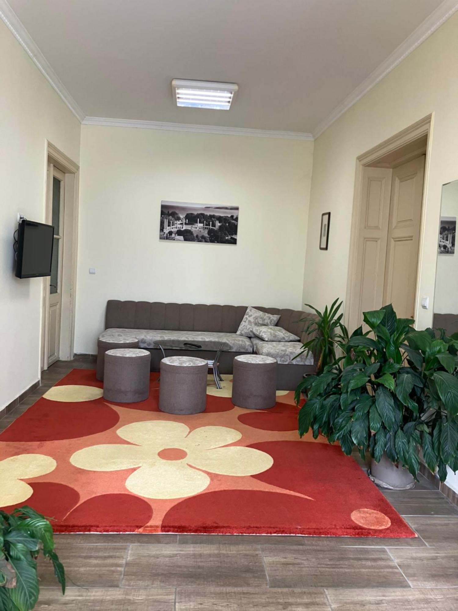 Hostel Rayska Yabalka Варна Экстерьер фото
