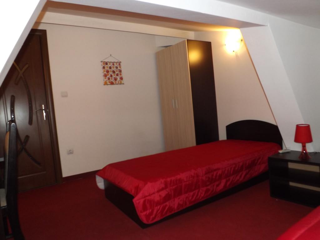 Hostel Rayska Yabalka Варна Номер фото